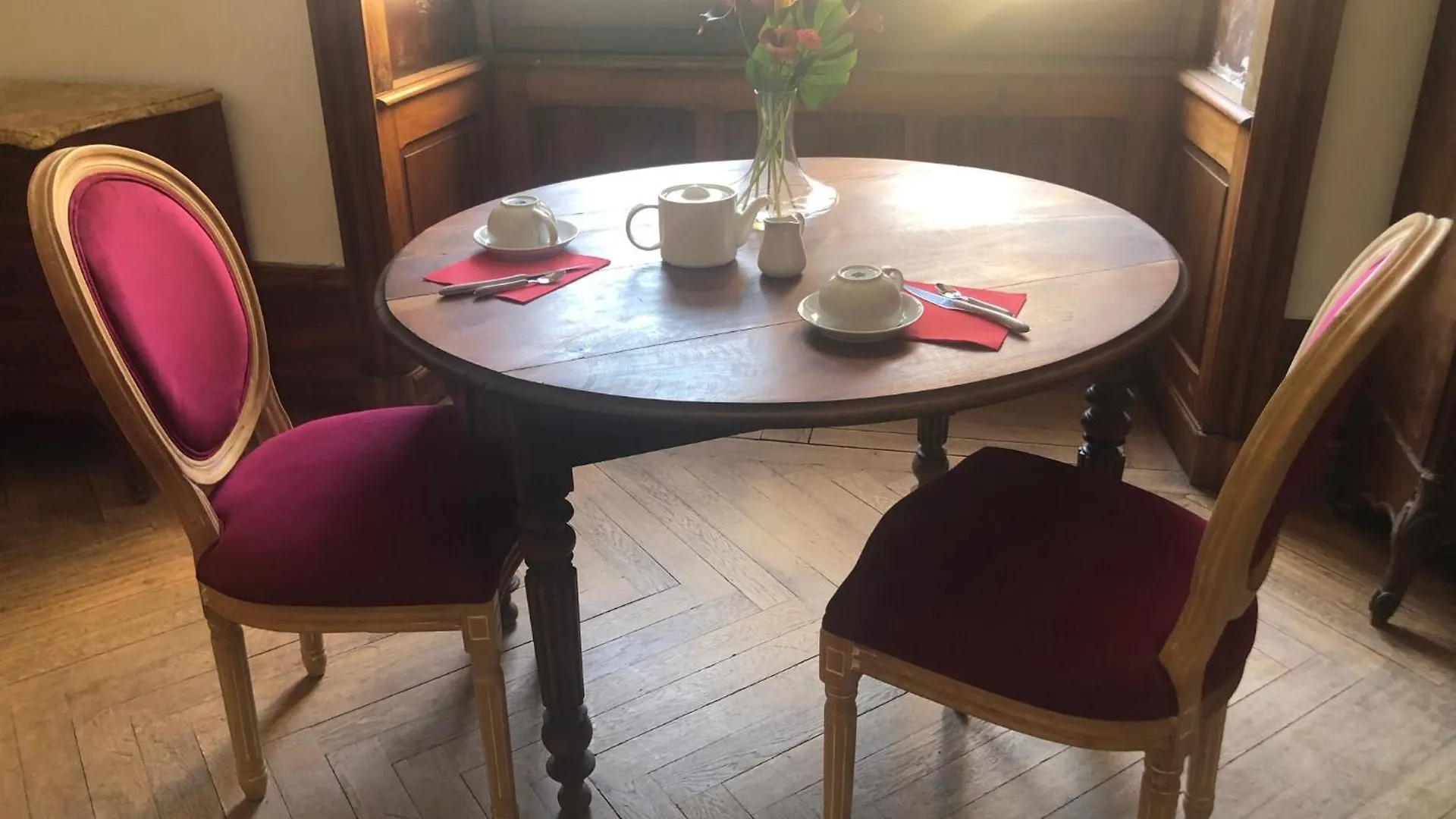 Chambres Au Chateau Saint-Geoire Guest house